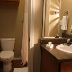 Отель Eagle's Den Suites at Kenedy США, Кенеди - отзывы, цены и фото номеров - забронировать отель Eagle's Den Suites at Kenedy онлайн ванная