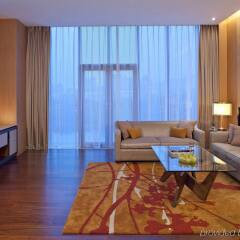 Апартаменты The Oct Harbour, Shenzhen - Marriott Executive Apartments комната для гостей фото 2