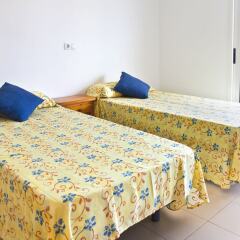 Отель RVhotels Apartamentos Lotus Испания, Бланес - отзывы, цены и фото номеров - забронировать отель RVhotels Apartamentos Lotus онлайн комната для гостей