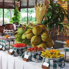 Отель Pandanus Resort питание
