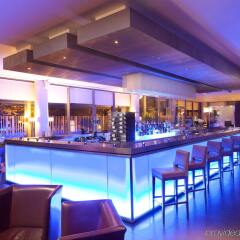 Отель Crowne Plaza London Docklands Лондон гостиничный бар