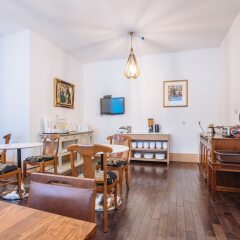 Отель Victorian Hotel Канада, Ванкувер - 1 отзыв об отеле, цены и фото номеров - забронировать отель Victorian Hotel онлайн питание фото 2