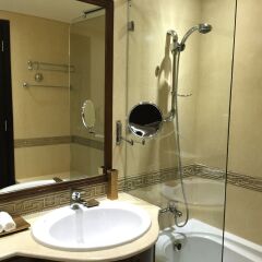 Saraya Corniche Hotel ванная фото 2