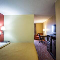 Отель Quality Inn And Suites Monroe комната для гостей фото 4