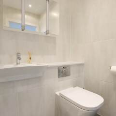 Апартаменты 1 Bedroom Apartment With Balcony in Greenwich ванная