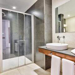 The George, Urban Boutique Hotel ванная