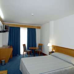 Отель Comfort Inn Ponta Delgada Португалия, Понта-Делгада - отзывы, цены и фото номеров - забронировать отель Comfort Inn Ponta Delgada онлайн комната для гостей фото 4