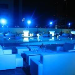 Media One Hotel Dubai бассейн