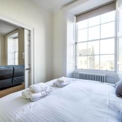 Отель Modern Home 5 Minutes Walk From Princes Street Великобритания, Эдинбург - отзывы, цены и фото номеров - забронировать отель Modern Home 5 Minutes Walk From Princes Street онлайн комната для гостей