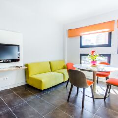 Апартаменты Cosmo Apartments Sants Барселона комната для гостей фото 3