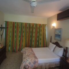 Sahara Hostel сейф в номере