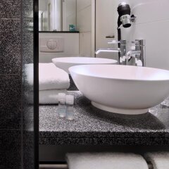 Отель Motel One Wien-Staatsoper Австрия, Вена - 1 отзыв об отеле, цены и фото номеров - забронировать отель Motel One Wien-Staatsoper онлайн ванная
