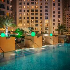 Отель Sofitel Dubai Jumeirah Beach бассейн