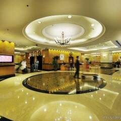 Отель Crowne Plaza Hotel & Suites Landmark Shenzhen Китай, Шэньчжэнь - отзывы, цены и фото номеров - забронировать отель Crowne Plaza Hotel & Suites Landmark Shenzhen онлайн бассейн фото 2