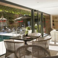 Hotel Medium Sitges Park бассейн
