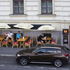Отель A Plus Hotel and Hostel Чехия, Прага - отзывы, цены и фото номеров - забронировать отель A Plus Hotel and Hostel онлайн городской автобус