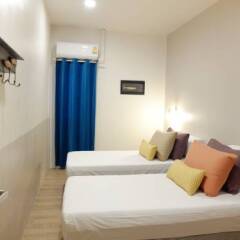 Отель Lupta Hostel Patong Hideaway Таиланд, Карон-Бич - отзывы, цены и фото номеров - забронировать отель Lupta Hostel Patong Hideaway онлайн сейф в номере