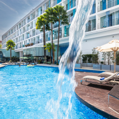 Отель Baraquda Pattaya - MGallery by Sofitel Паттайя бассейн
