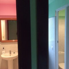 Отель Albergue Llanes Playa de Poo ванная фото 2