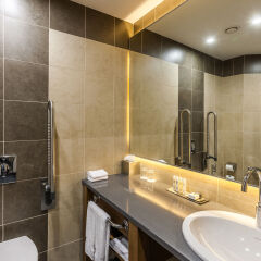 Гостиница DoubleTree by Hilton Tyumen в Тюмени - забронировать гостиницу DoubleTree by Hilton Tyumen, цены и фото номеров Тюмень ванная фото 2