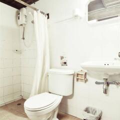 Suk11 Hostel Бангкок ванная фото 2
