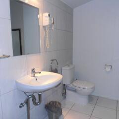 Отель Daintree Wild Zoo & Bed and Breakfast ванная