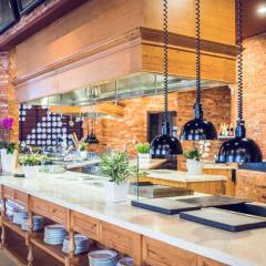 Отель Mercure Danang French Village Bana Hills Вьетнам, Дананг - отзывы, цены и фото номеров - забронировать отель Mercure Danang French Village Bana Hills онлайн гостиничный бар