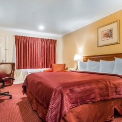 Отель Quality Inn & Suites Гилрой комната для гостей фото 5