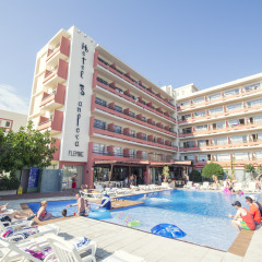 Отель azuLine Hotel S'Anfora & Fleming Испания, Сан-Антони-де-Портмань - отзывы, цены и фото номеров - забронировать отель azuLine Hotel S'Anfora & Fleming онлайн детские мероприятия фото 2