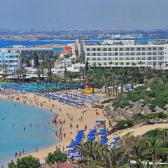 Nelia Beach Hotel пляж