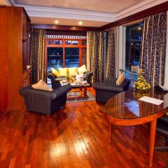 Отель Mahaweli Reach Hotel Шри-Ланка, Канди - отзывы, цены и фото номеров - забронировать отель Mahaweli Reach Hotel онлайн интерьер отеля