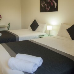 Отель Chermside Court Motel сейф в номере