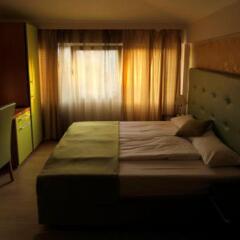 Отель Bed & Breakfast Garden40 сейф в номере