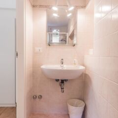 Отель Close to The Duomo Exquisite 4BD ванная