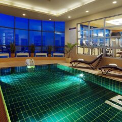Отель Sheraton Poznan Hotel Польша, Познань - отзывы, цены и фото номеров - забронировать отель Sheraton Poznan Hotel онлайн бассейн фото 2