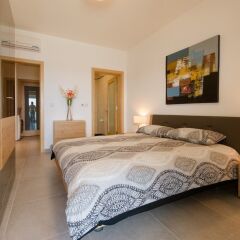 Отель Seafront LUX APT IN Fort Cambridge Мальта, Слима - отзывы, цены и фото номеров - забронировать отель Seafront LUX APT IN Fort Cambridge онлайн комната для гостей
