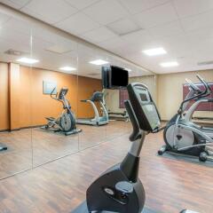 Отель Comfort Suites Atlanta Airport фитнесс-зал