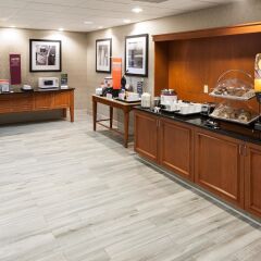 Отель Hampton Inn & Suites Tulare питание фото 2