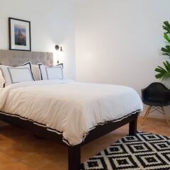 Отель Renovated Apt.Walk to Marley Museum детские мероприятия
