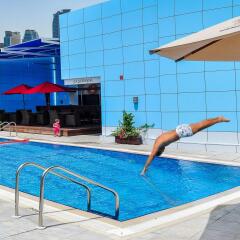 Отель Copthorne Hotel Sharjah ОАЭ, Шарджа - отзывы, цены и фото номеров - забронировать отель Copthorne Hotel Sharjah онлайн бассейн фото 2
