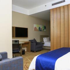 Отель Holiday Inn Express Chengdu West Gate комната для гостей фото 3