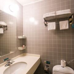 Отель Jinjiang Inn Suzhou Development Zone Donghuan Road Китай, Сучжоу - отзывы, цены и фото номеров - забронировать отель Jinjiang Inn Suzhou Development Zone Donghuan Road онлайн ванная фото 2
