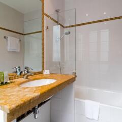 Отель Hôtel Malte - Astotel ванная фото 2