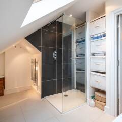 Отель Modern Richmond Home near the River Thames балкон