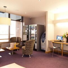 Отель Premier Inn Sunbury - Kempton Park интерьер отеля