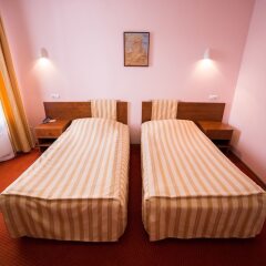 Гостиница Парк в Анапе 3 отзыва об отеле, цены и фото номеров - забронировать гостиницу Парк онлайн Анапа комната для гостей фото 5