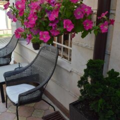 Отель Bon Bon Hotel Болгария, София - отзывы, цены и фото номеров - забронировать отель Bon Bon Hotel онлайн бассейн