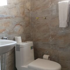 Отель Sagarmatha Apartment Bed & Breakfast Непал, Лалитпур - отзывы, цены и фото номеров - забронировать отель Sagarmatha Apartment Bed & Breakfast онлайн ванная
