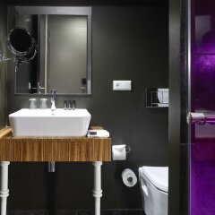 Отель The ICON Hotel & Lounge Чехия, Прага - 1 отзыв об отеле, цены и фото номеров - забронировать отель The ICON Hotel & Lounge онлайн ванная фото 2