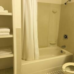 Tamuning Plaza Hotel ванная
